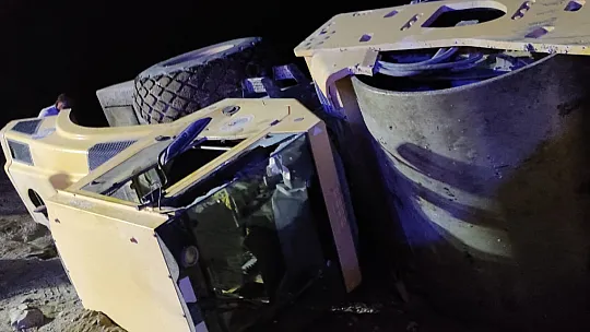 Siirt'te 12 Tonluk Yol Silindir Aracı Devrildi: 1 Yaralı