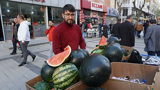 Siirt'te İftara Giden Vatandaşlar Gördükleri Karpuz Fiyatı Karşısında Şok Oldular!