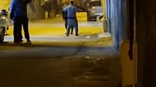 Emniyet amirinin usta manevrası sokak ortasındaki intiharı önledi