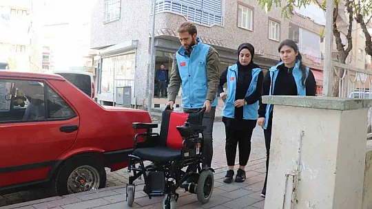 Engelli vatandaşlara akülü araç desteği