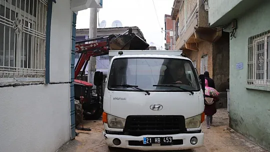 Ergani'de temizlik ve hafriyat kaldırma çalışmaları devam ediyor