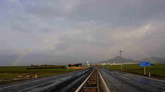 Ergani'de yağmur sonrası ortaya çıkan gökkuşağı görsel şölen oluşturdu