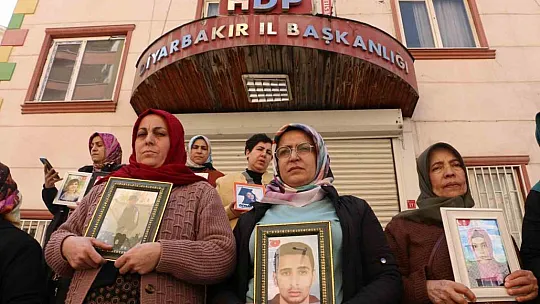 Evlat nöbetindeki aileler 8 Mart'ı buruk geçirdi
