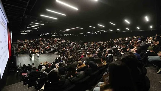 Evlilik Okulu'nda eğitim gören 452 çift daha sertifikasını aldı
