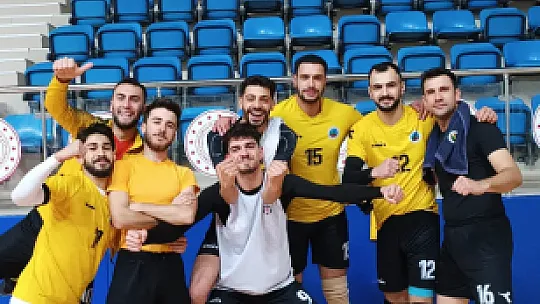 Siirt Belediyespor 2. Ligde Lideri Mağlup Etti
