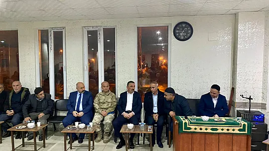 Vali Hacıbektaşoğlu, Kurtalan'da Silahlı Saldırıda Hayatını Kaybeden Gencin Ailesine Taziye Ziyaretinde Bulundu