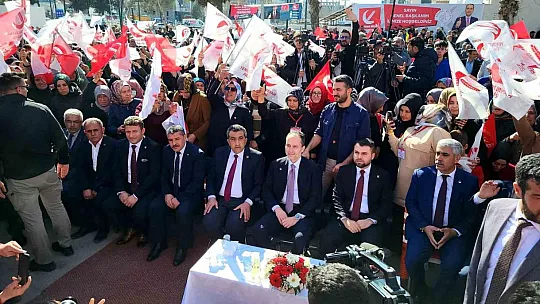 Fatih Erbakan: 'Türkiye'nin dört bir yanında en çok konuşulan parti hangisi? Tabi ki Yeniden Refah Partisi'