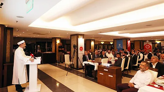 Diyanet İşleri Başkanı Prof. Dr. Ali Erbaş Siirt'te Kanaat Önderleri İle Bir Araya Geldi