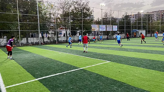 Kurtalan'da Resmi Kurumlar 29 Ekim Cumhuriyet Kupası İçin Top Koşturacak