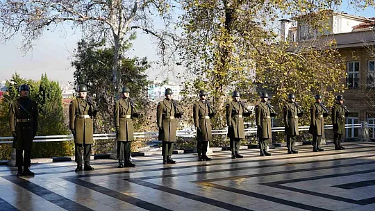 Gaziantep'in düşman işgalinden kurtuluşunun 102. yıl dönümü coşkuyla kutlandı