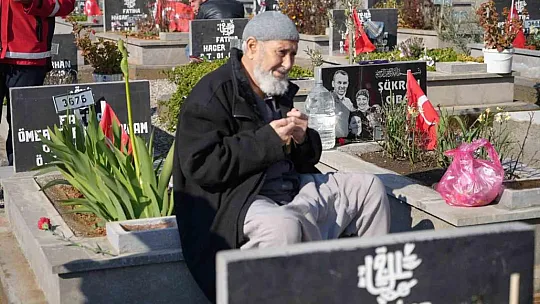 Gaziantep protokolü, deprem mezarlığında vatandaşları yalnız bırakmadı