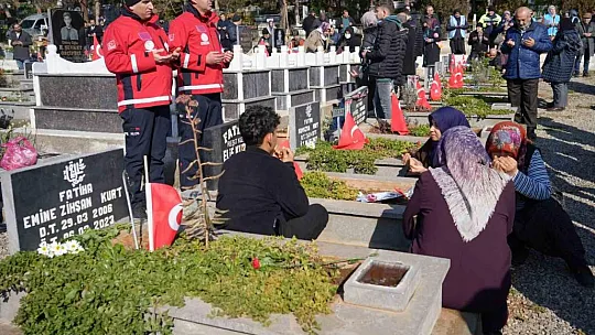 Gaziantep protokolü, deprem mezarlığında vatandaşları yalnız bırakmadı