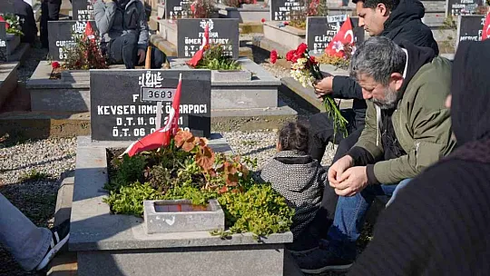 Gaziantep protokolü, deprem mezarlığında vatandaşları yalnız bırakmadı