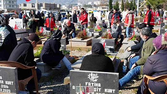 Gaziantep protokolü, deprem mezarlığında vatandaşları yalnız bırakmadı