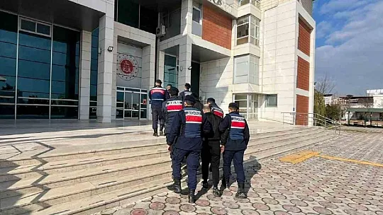 Gaziantep'te 8 düzensiz göçmen organizatörü yakalandı