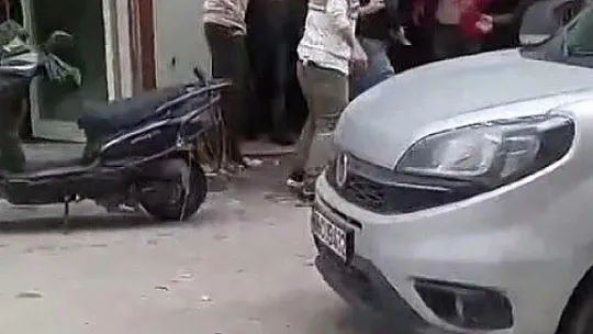 Gaziantep'te sokakta çıkan kavgada sandalyeler ve sopalar havada uçuştu