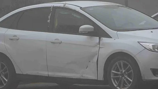 Gaziantep'te yoğun yağış sonrası istinat duvarı araçların üzerine çöktü