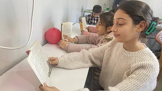 Geçici barınma merkezlerindeki çocuklara psikososyal destek sürüyor
