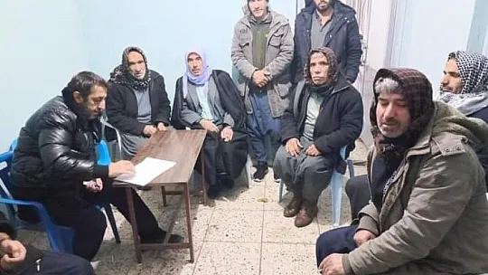 Gündüz kurumda, akşam köylerde çalışıyorlar