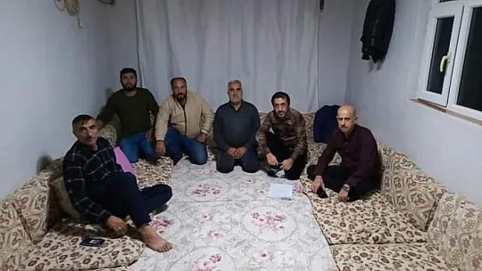 Gündüz kurumda, akşam köylerde çalışıyorlar