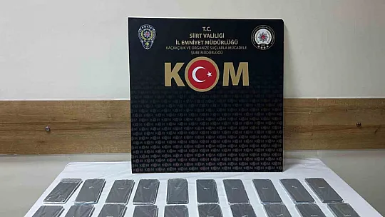 Hoparlörlere saklanan gümrük kaçağı telefonlar ele geçirildi