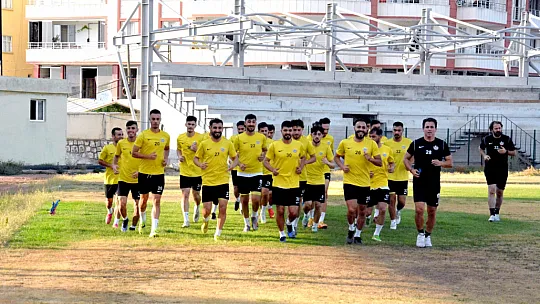 Siirtspor Aralarında Süper Lig Kariyeri Olan 22 Yeni Futbocu Transferini Detaylarıyla Açıkladı