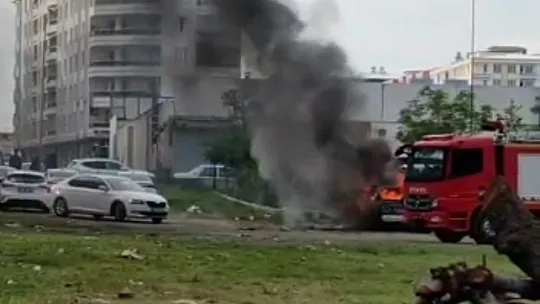 Siirt'te Korku Dolu Anlar! Alev Alan Araçta Patlama Yaşandı