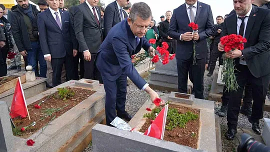 İslahiye'de deprem şehitliğini ziyaret eden Özgür Özel'e tepki