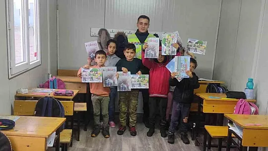 Jandarma ekiplerinden öğrencilere trafik eğitimi
