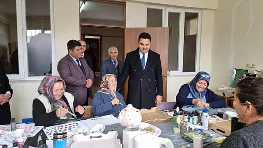 Kaymakam Seyhan, kursiyerlerle bir araya geldi