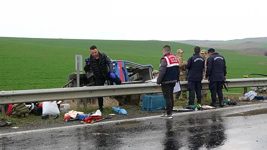 Kaza yapan cezaevi aracındaki mahkumların İstanbul'dan Bitlis'e götürüldüğü öğrenildi