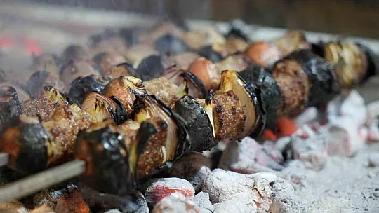 Kış aylarının vazgeçilmez lezzeti: Soğan kebabı