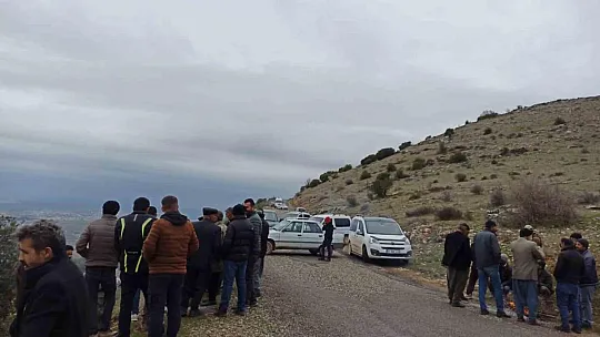 Köylüler taş ocağı için toplandı