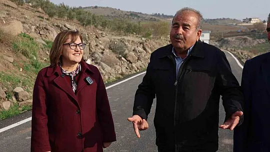 Muhtarlar kırsalda yapılan asfalt yollar için Şahin'e teşekkür etti