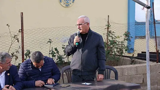 Muhtarlar kırsalda yapılan asfalt yollar için Şahin'e teşekkür etti