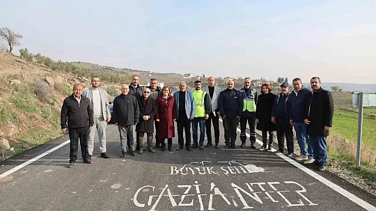 Muhtarlar kırsalda yapılan asfalt yollar için Şahin'e teşekkür etti