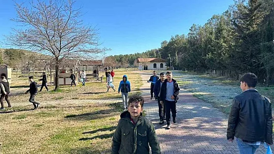 Öğrenciler çevre temizliği yaptı