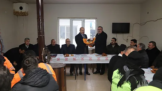 Oğuzeli Belediyesi çalışanların yüzünü güldürdü