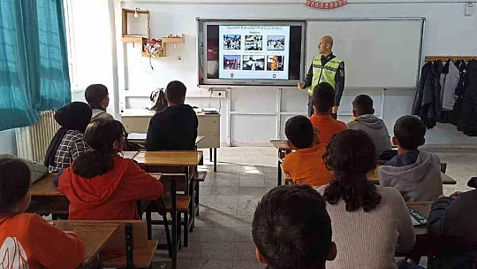 Oğuzeli'nde öğrencilere trafik eğitimi