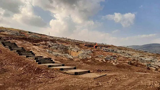 Perre Antik Kent'teki saha taramasında ilginç mezar kabartmaları ortaya çıktı