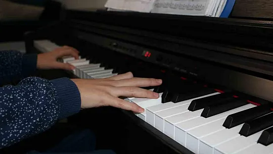 Piyano dahisinin on parmağındaki marifet