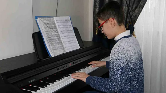 Piyano dahisinin on parmağındaki marifet
