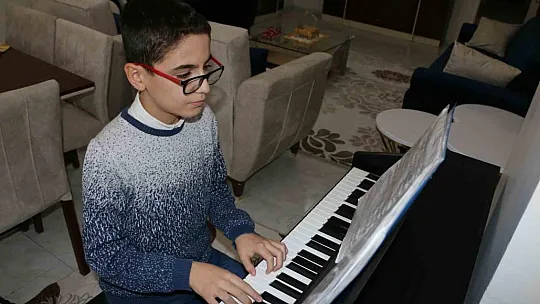 Piyano dahisinin on parmağındaki marifet
