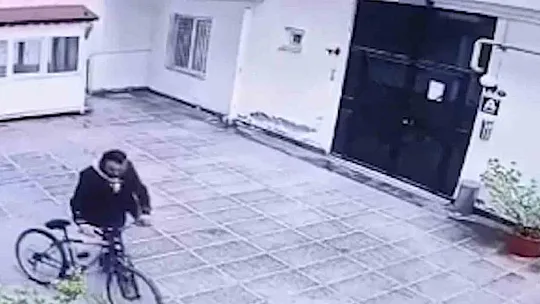 Polisin ele geçirdiği çalıntı bisikletler sahiplerine teslim edildi