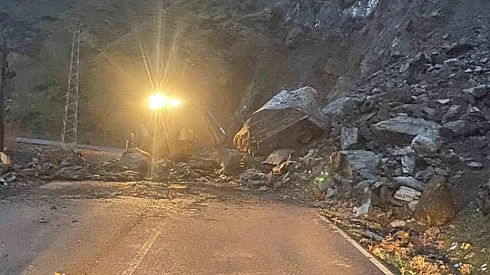 Sason'da heyelan nedeniyle kapanan 24 köy yolu ulaşıma açıldı