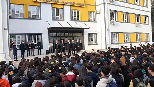 Siirt'te 89 milyon 750 bin liraya inşa edilen okulda ilk ders