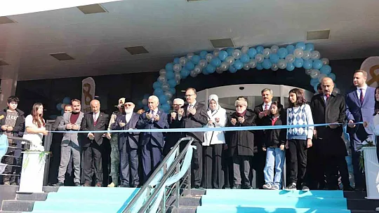 Siirt'te binlerce kitap okuyucusunun beğenisine sunuldu