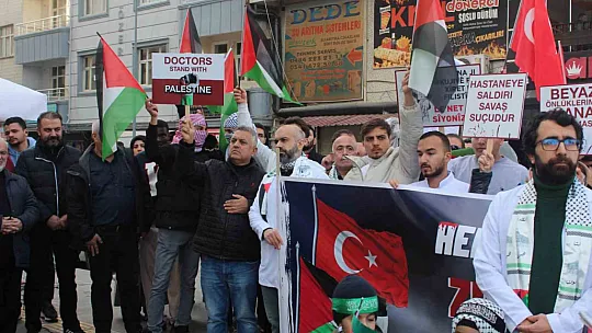 Siirt'te doktorlardan Filistin için 'sessiz yürüyüş'