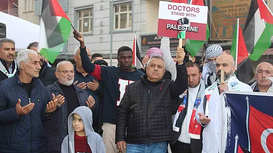 Siirt'te doktorlardan Filistin için 'sessiz yürüyüş'