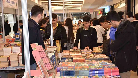Siirt'te kitap fuarına yoğun ilgi